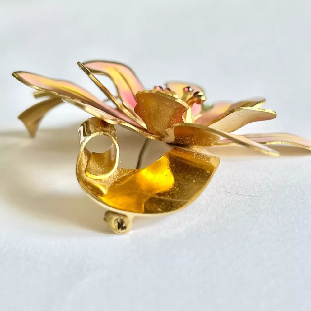 Vintage Lilly Flower Holder Brooch Pin Pink Fuchsia Easter Gold tone Hidden Tube - Picture 6 of 12